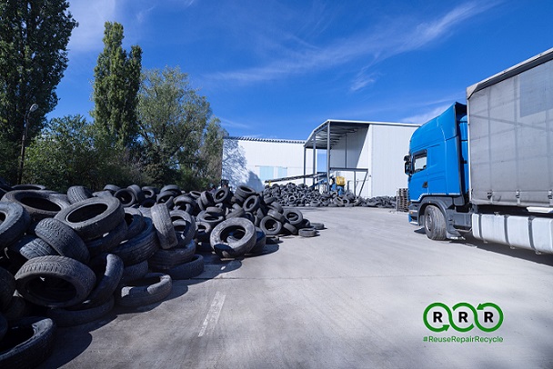 Model de antreprenoriat în reciclare: RRR – ReuseRepairRecycle asigură soluții pentru transformarea anvelopelor uzate în materie primă pentru alte industrii